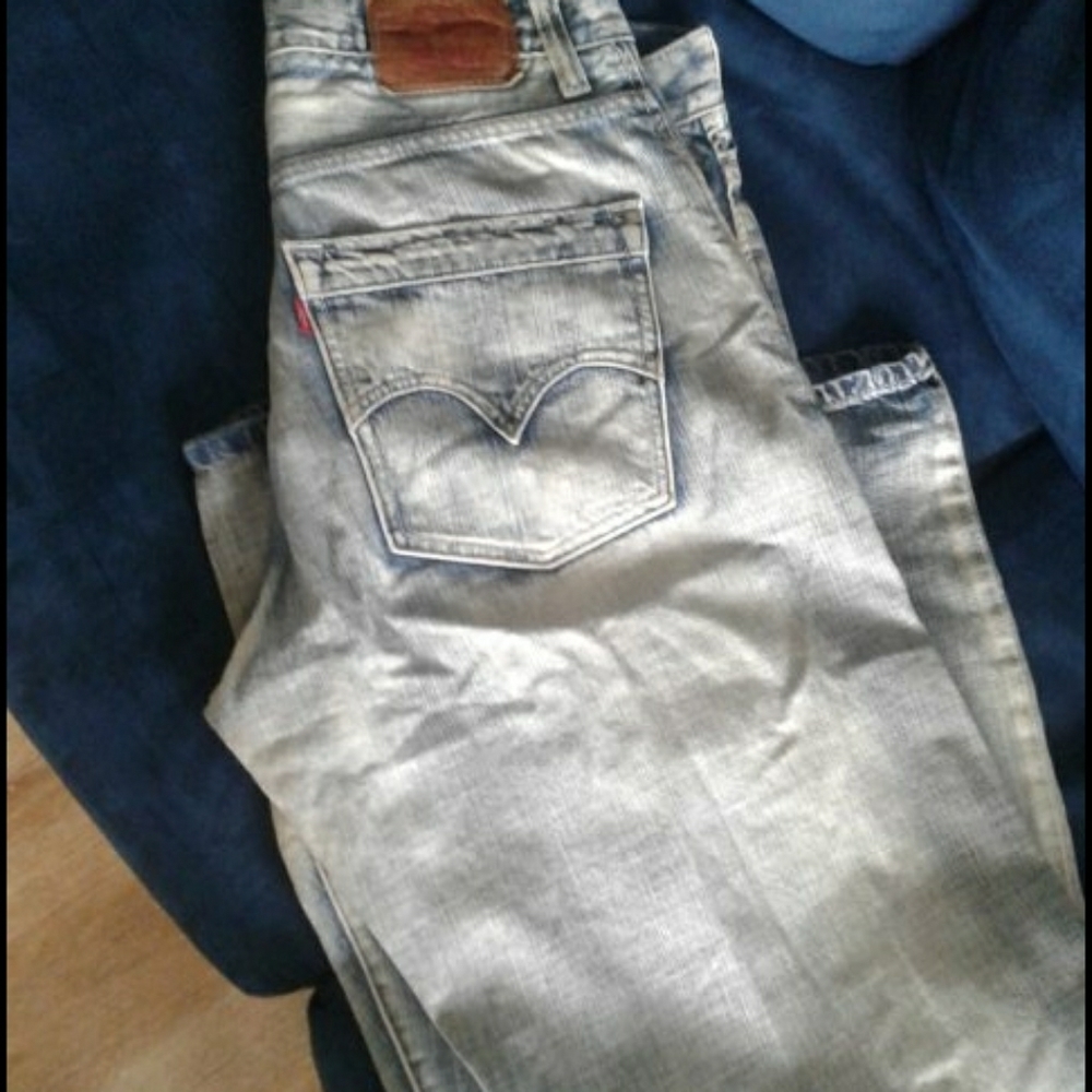 Levi jeans